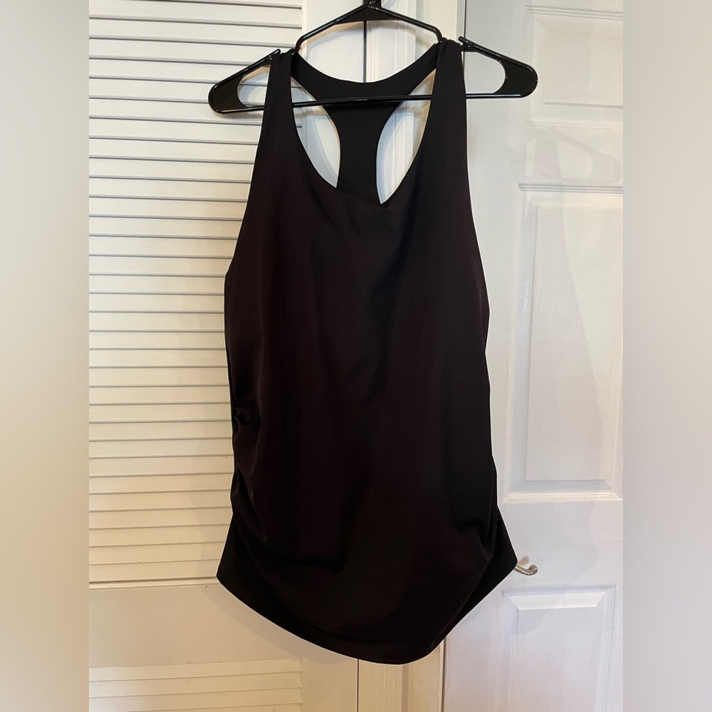 Old navy Women’s power soft black tank top with built in bra size xl